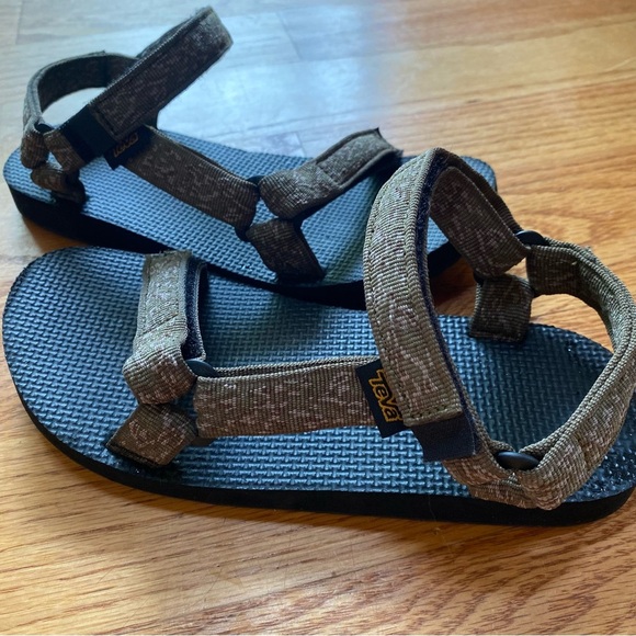 Teva Kids Classic Sandals Size 4 Vibe Dark Olive Original Universal - Picture 2 of 8